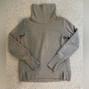GREY ALO YOGA TURTLENECK SWEATER